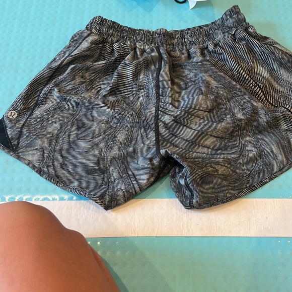 LULULEMON - Picture 2 of 2